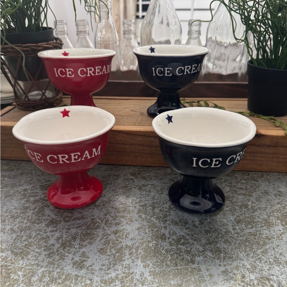 TERRAMOTO PATRIOTIC RED / WHITE STAR ICE CREAM  BOWLS